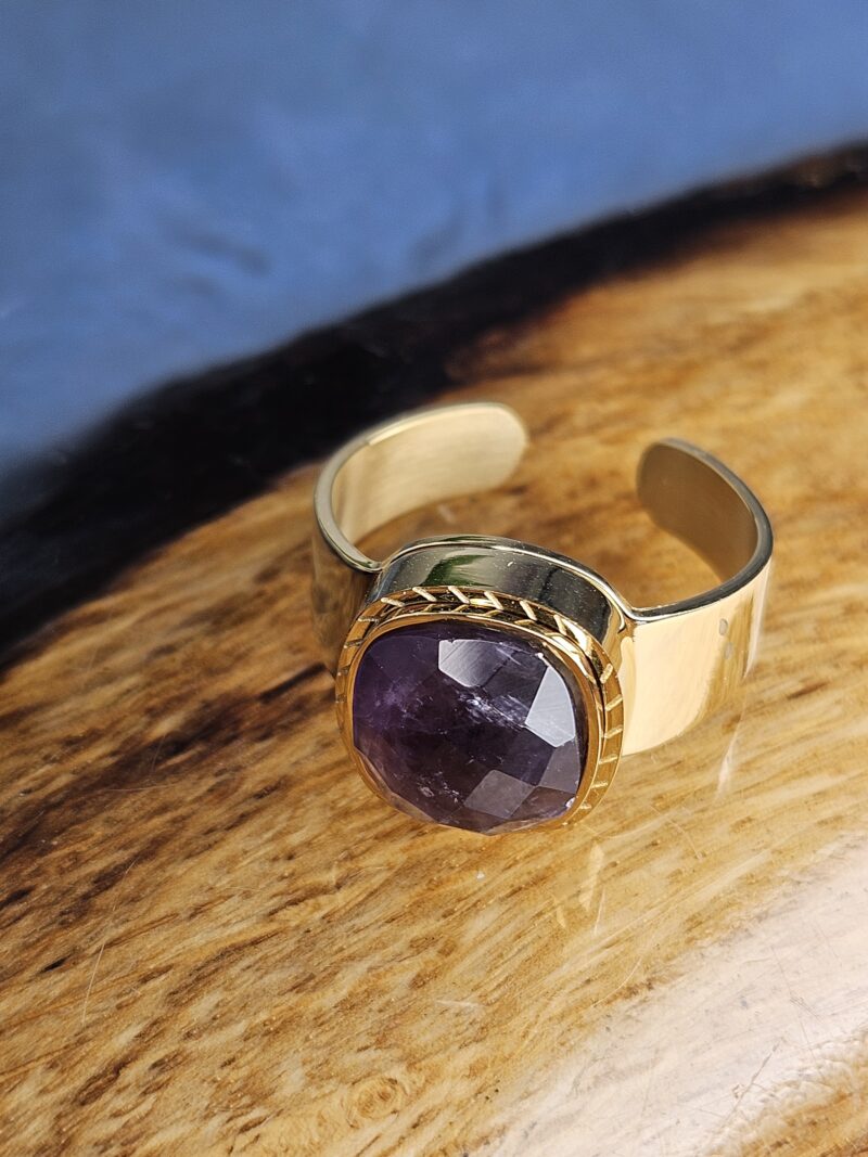 Bague Shirel *Les Pierres Bijoux* acier doré et Amethyste