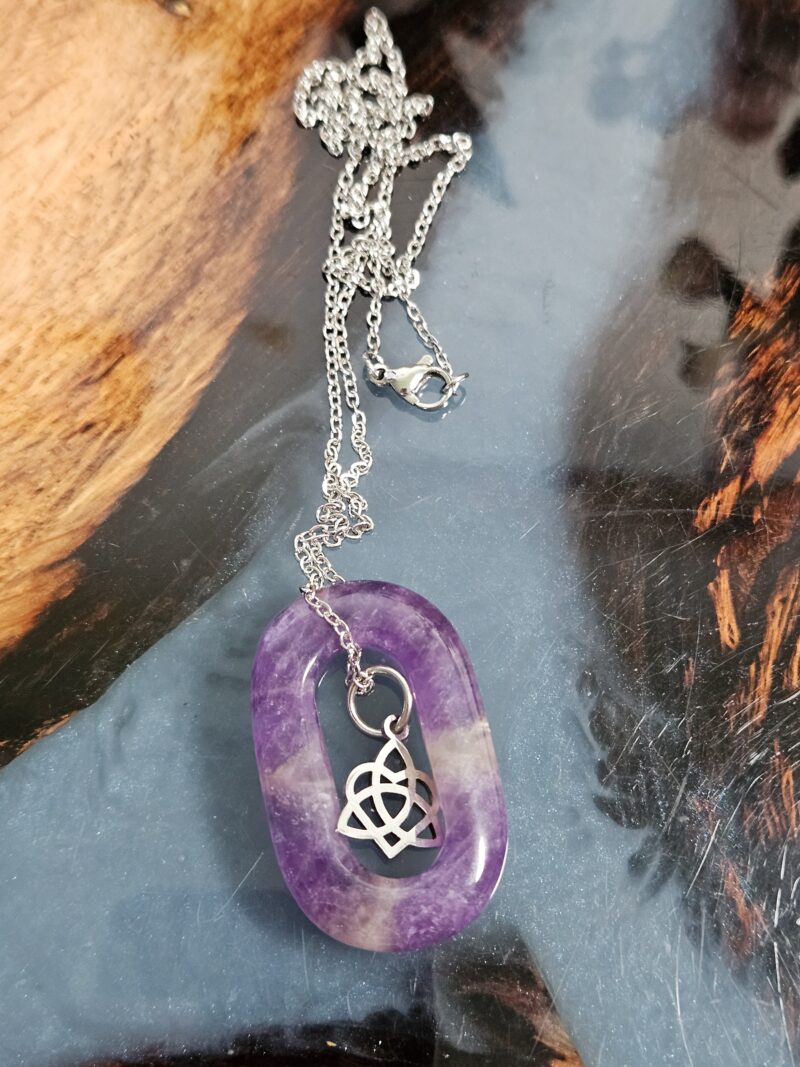 Collier TRISKEL avec Donut ovale en amethyste – Image 3