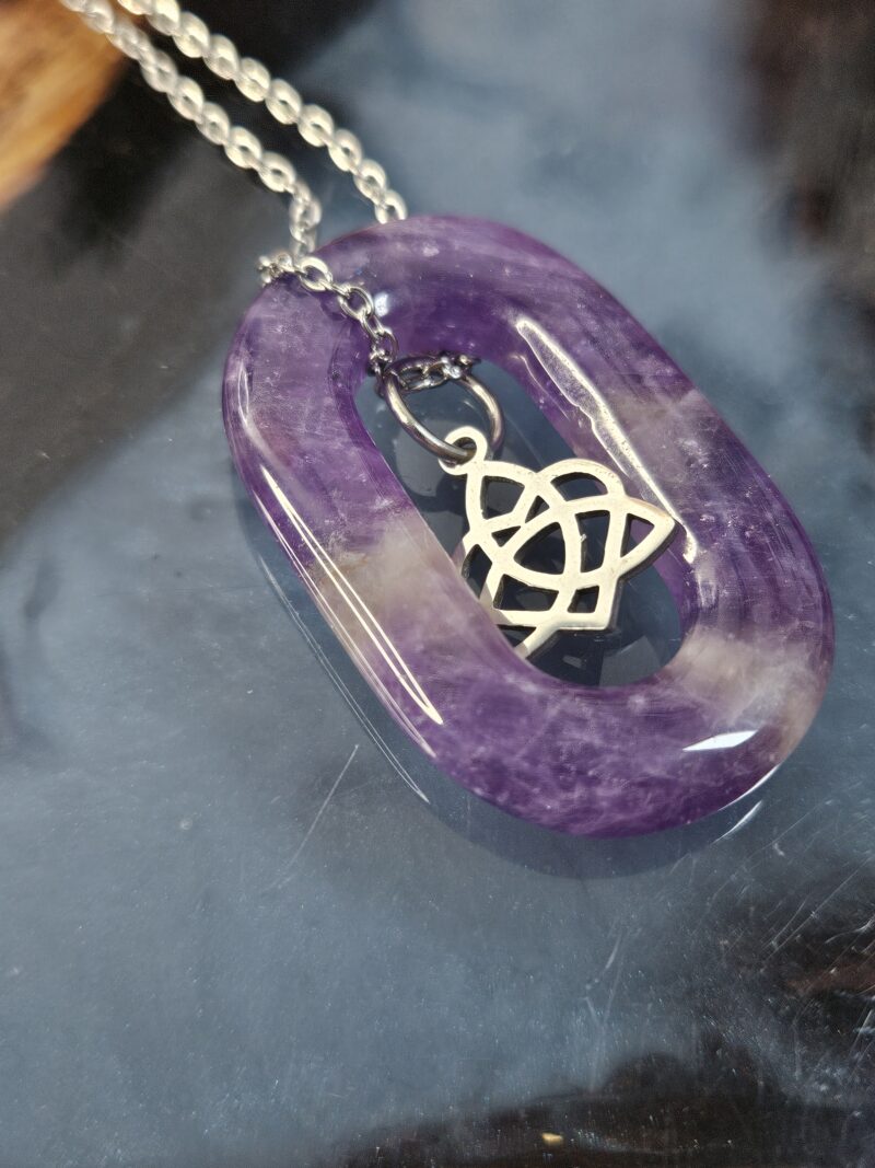 Collier TRISKEL avec Donut ovale en amethyste