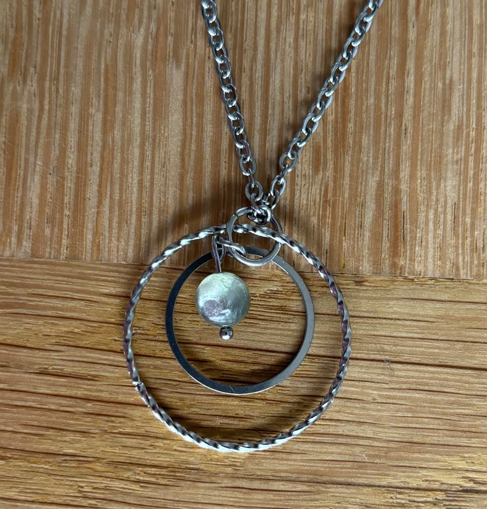 Collier en Mica vert