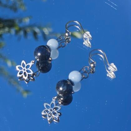 Boucles d'oreilles duo Angélite Cyanite et fleurs