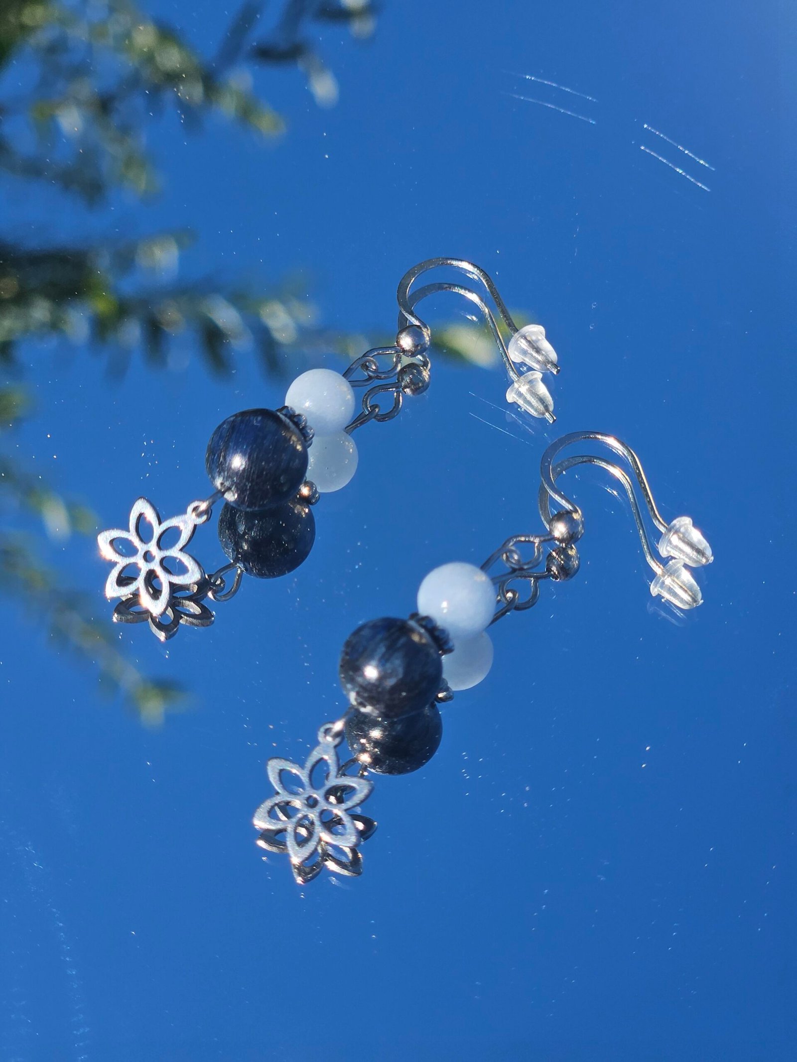 Boucles d'oreilles duo Angélite Cyanite et fleurs